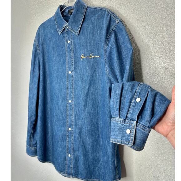 Versace Blue Denim Long Sleeve Pearl Snap Yellow Versace Logo Shirt 41 / Medium - Picture 1 of 16